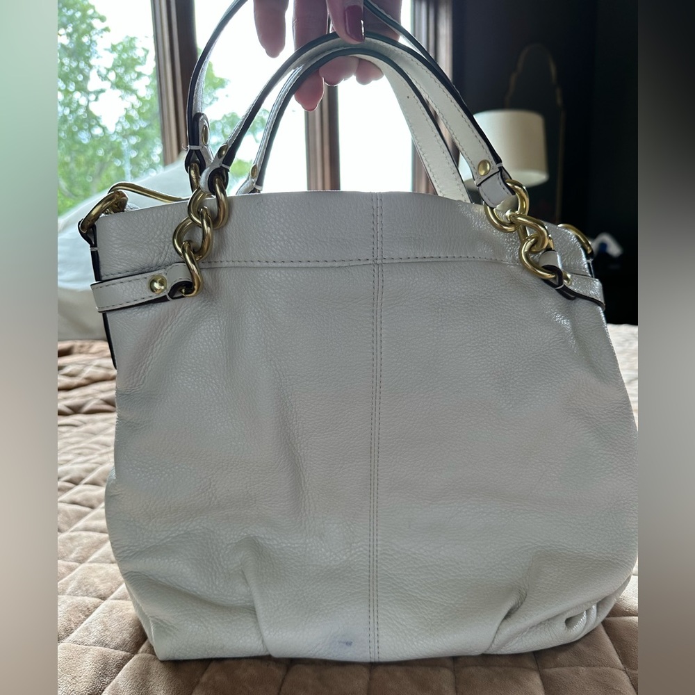 Coach white shoulder bag with light purple lining